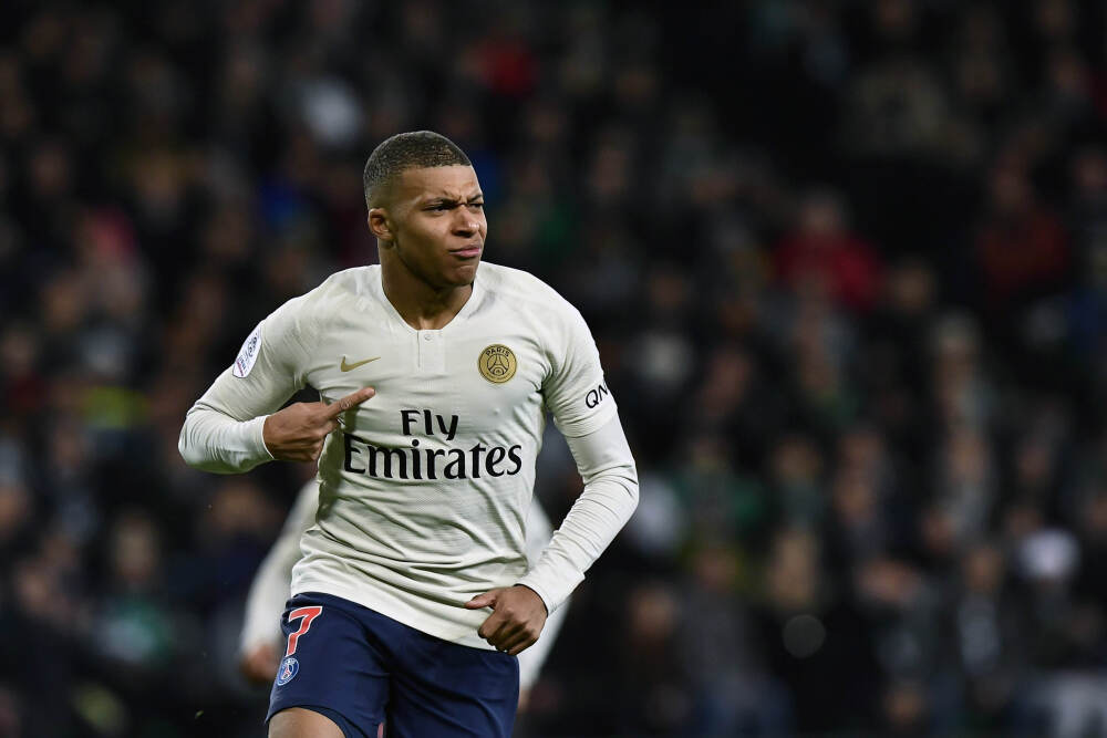 为推进中国式现代化贡献更多教育力量（权威访谈·学习贯彻党的二十届四中全会精神）